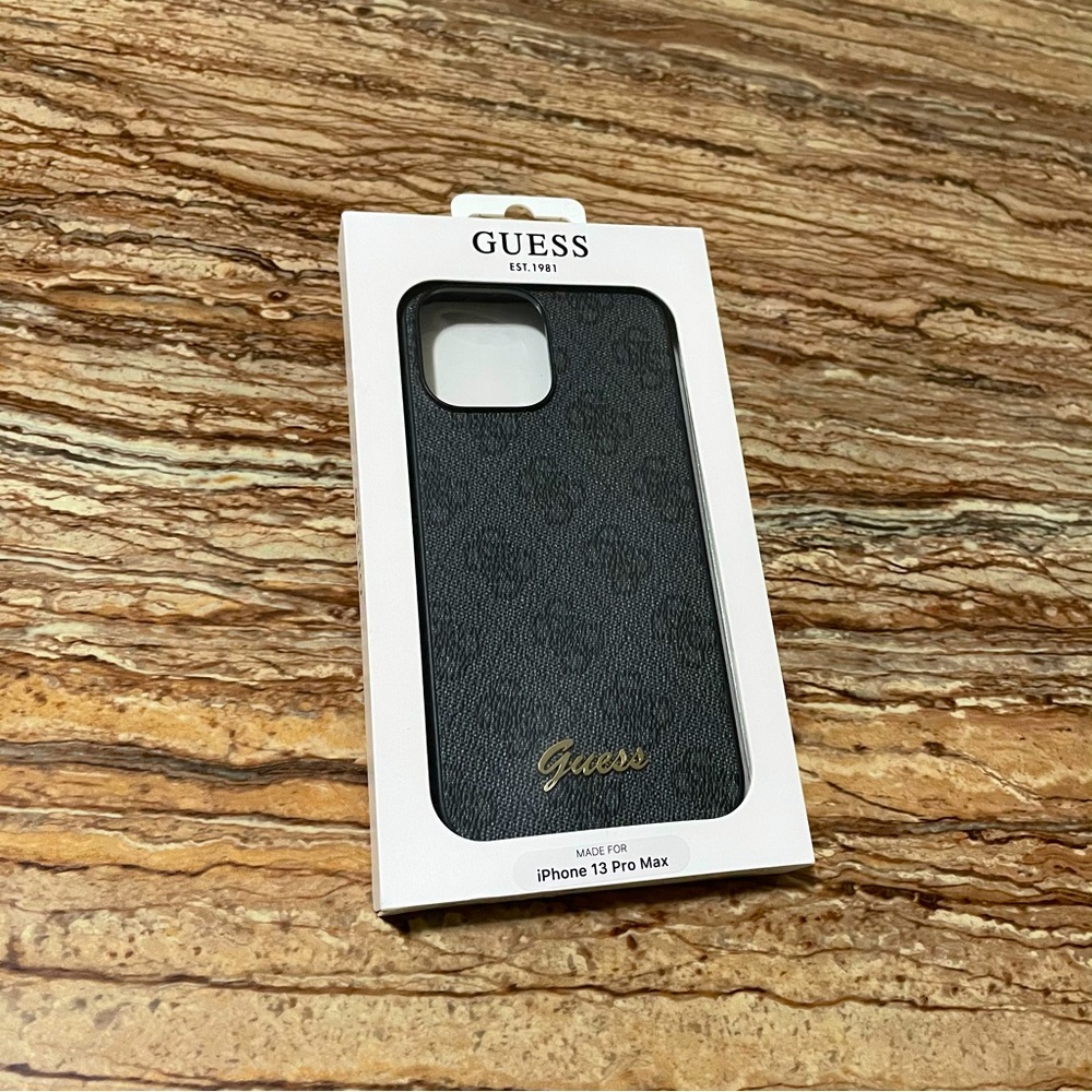 Guess - Picture 3 of 3